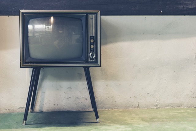 tv hitam putih